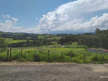 CASA S�TIO EM POUSO ALEGRE / CONGONHAL